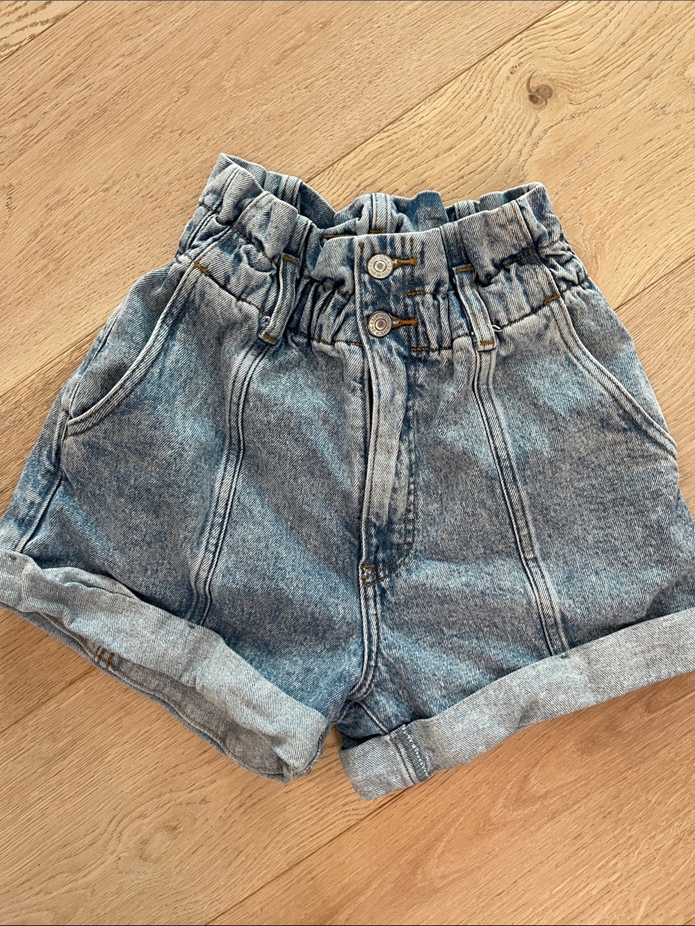 Abercrombie & Fitch The ‘80’s Paperbag Ultra High Rise Denim Shorts